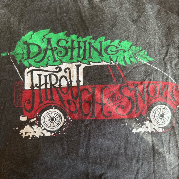 Old Navy EUC Men’s Holiday Shirt Gray Large Truck Tree Dashing Through the Snow - Picture 5 of 5